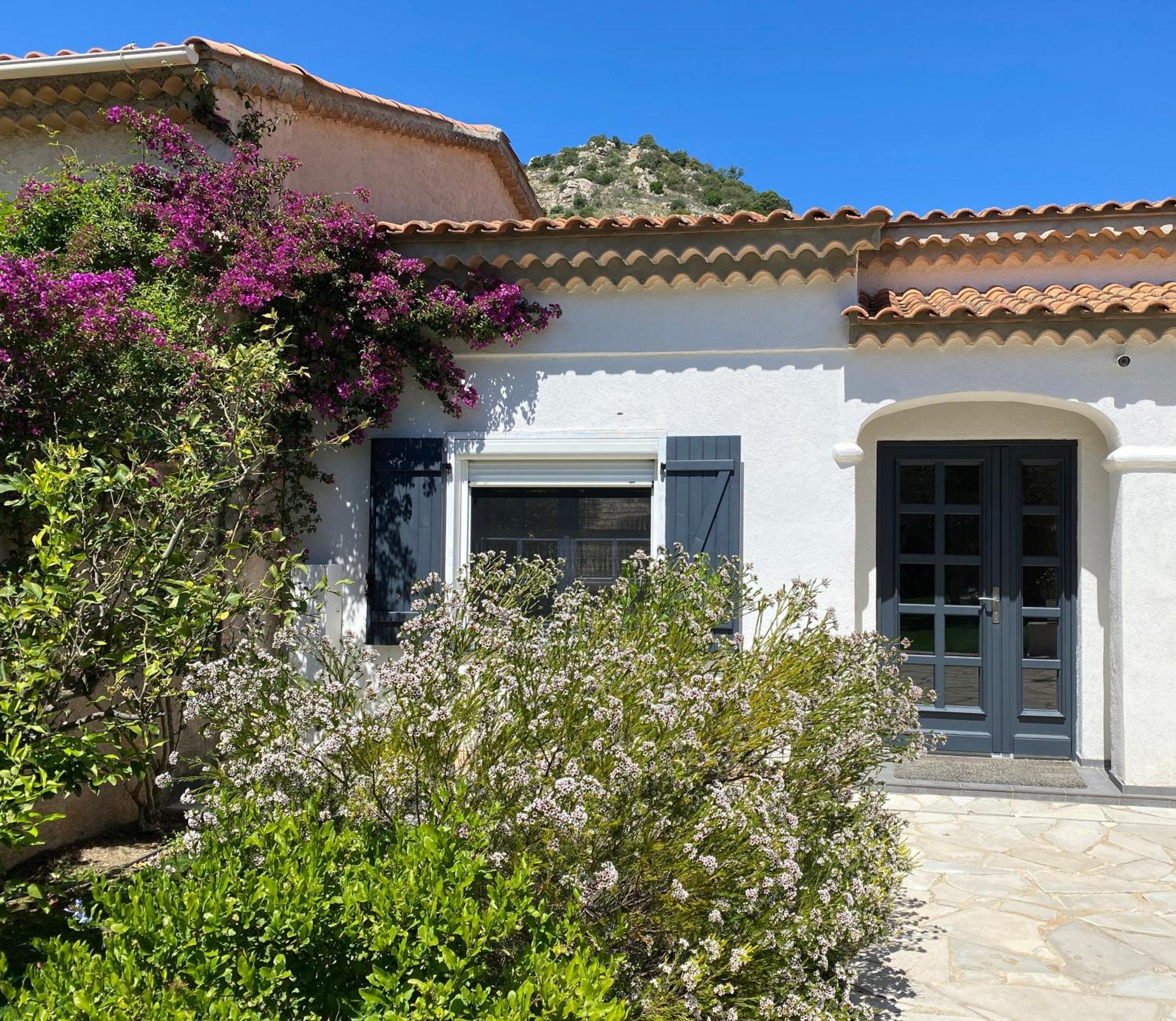 La Roca Flora Hotel Le Plan-de-la-Tour Exterior photo